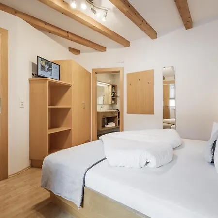 Daire Alpenapartments Ried im Oberinntal